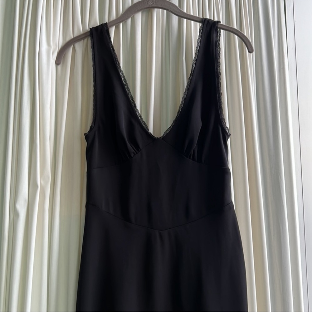 Elegant Black Sleeveless Dress